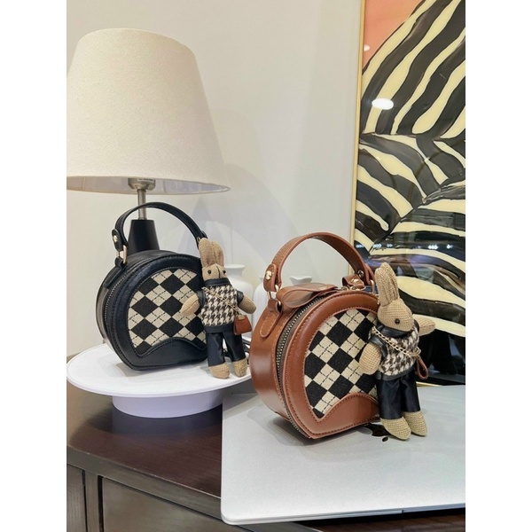 Túi Xách Nữ Mini Dáng Cốp Tròn, Túi Đeo Chéo Kèm Gấu Dễ Thương