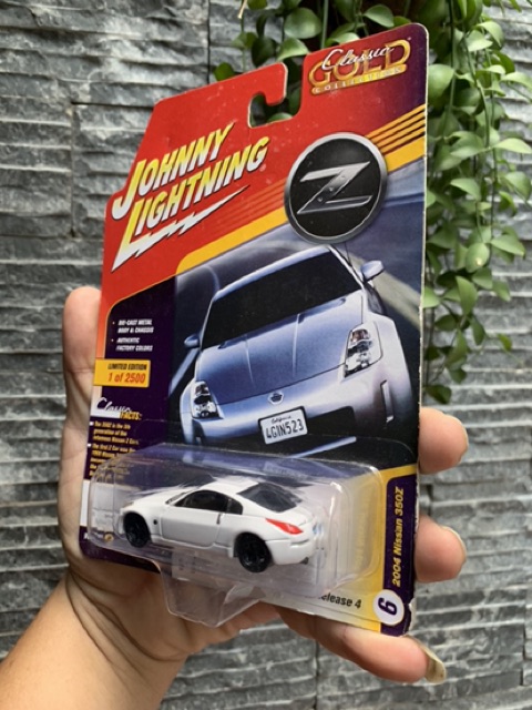 Johnny Lightning - 2004 Nissan 350z - Xe mô hình tỉ lệ 1/64