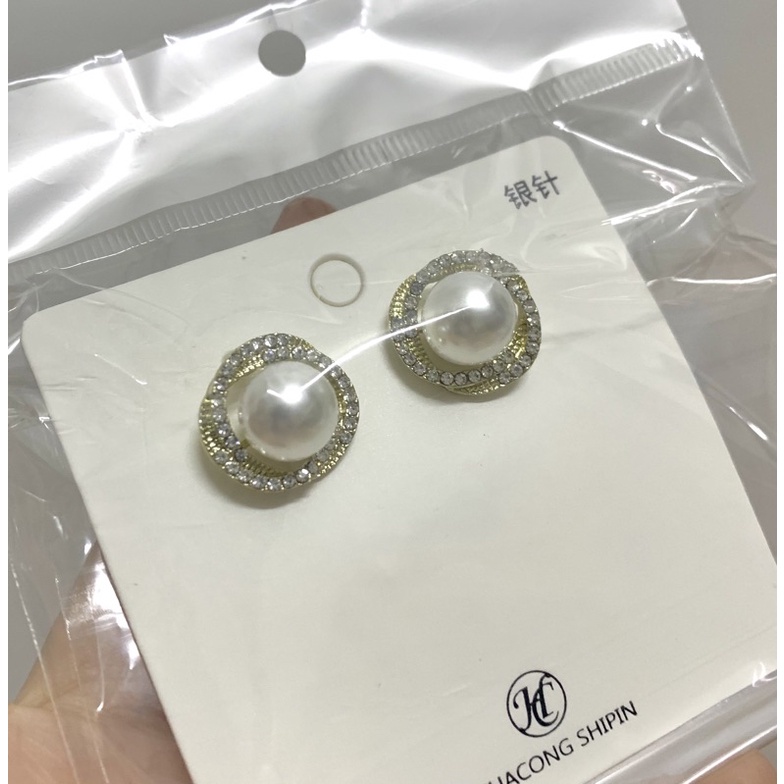 Khuyên tai tròn viền đá đính ngọc thời trang Hàn Quốc dành cho nữ