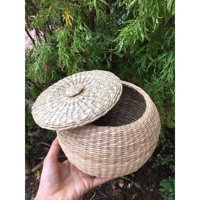 Giỏ tròn có nắp bằng cói