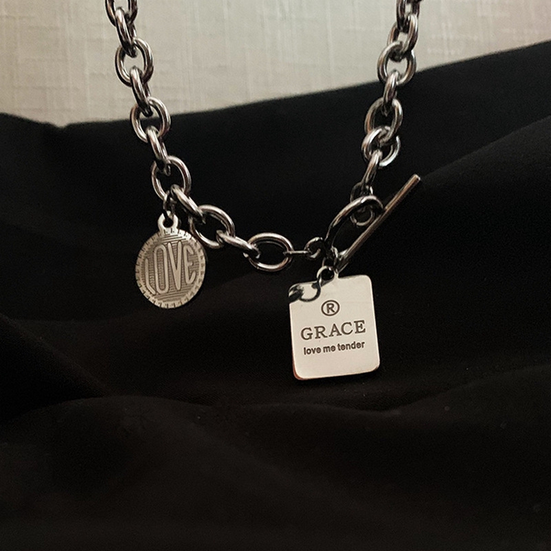 Vòng cổ bằng thép không gỉ mặt thẻ tròn/vuông phối chữ phong cách Harajuku hiphop | BigBuy360 - bigbuy360.vn