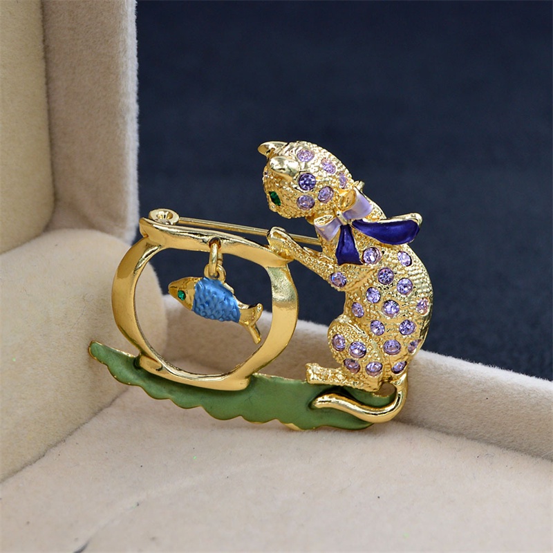 Trâm Cài Áo Hình Mèo Đeo Nơ Đính Đá Dễ Thương 2 Màu Lựa Chọn