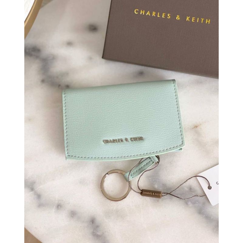 Ví Charles & Keith Cao Cấp Sang Trọng