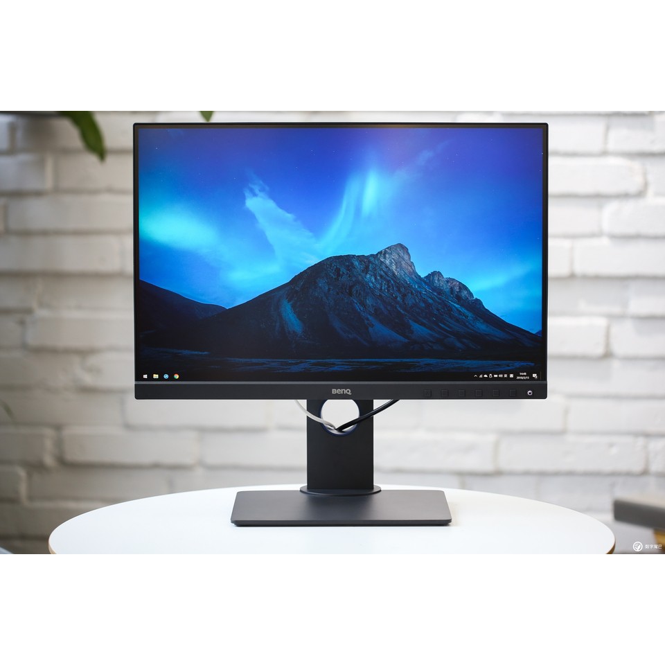 Màn hình máy tính BenQ SW240 24 inch 24" IPS 99% AdobeRGB 100% sRGB chuyên xử lý hình ảnh cho nhiếp ảnh gia | BigBuy360 - bigbuy360.vn