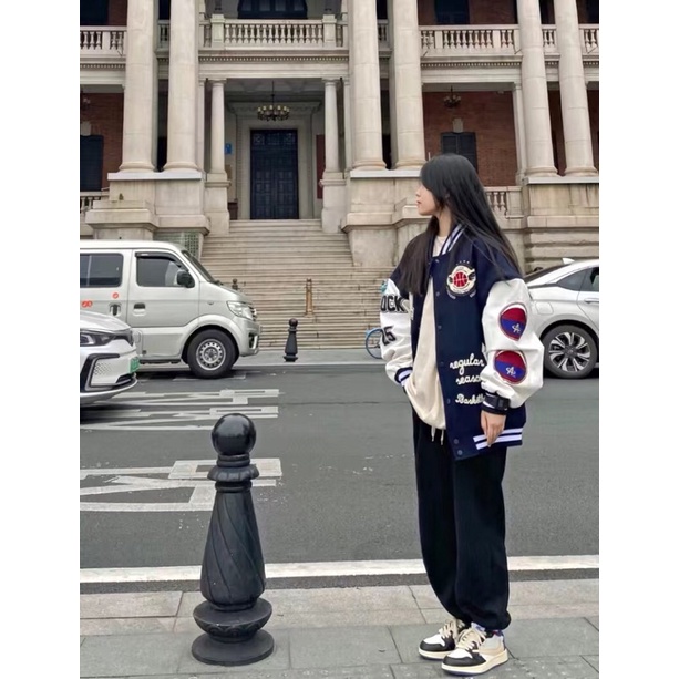 Áo Khoác Varsity Logo thêu | Ảnh fb cuối