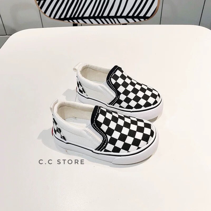 Giày dáng vans kẻ caro cực xinh cho bé yêu