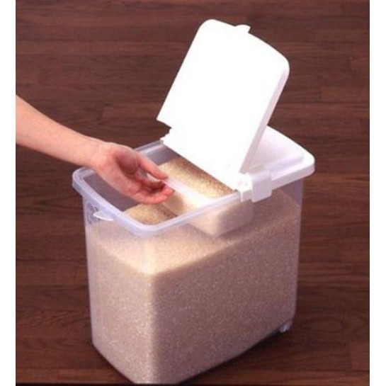 Thùng gạo 10kg nắp bật có bánh xe Nhật Bản