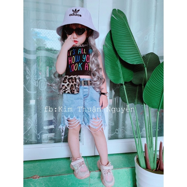 Sét áo cổ cao và quần jean cho bé gái