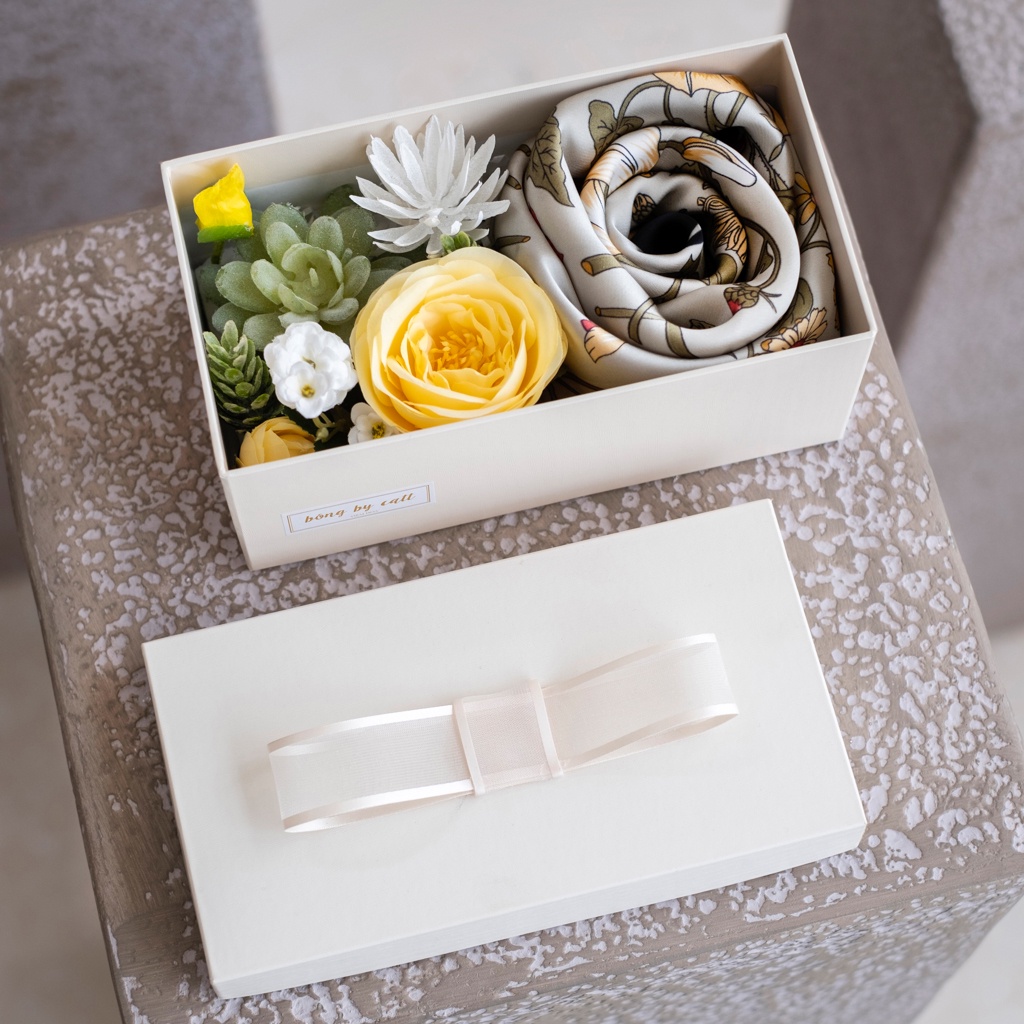 Hộp đựng quà tặng - Hộp quà đẹp có hoa  - Hộp hoa thương hiệu hoa lụa BÔNG BY CATT