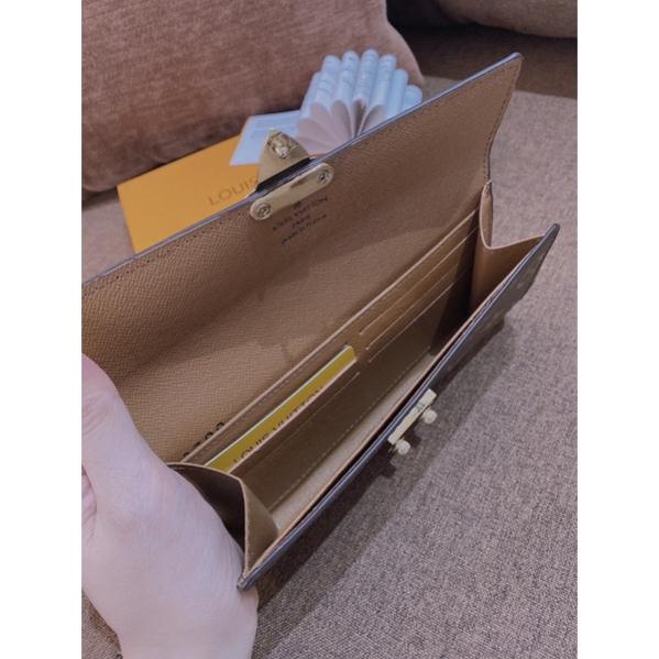 Ví LLV dài và ngắn lót da khoá đẩy full hộp kèm ảnh thật hàng cao cấp