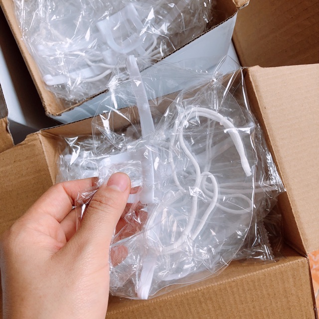 Khẩu trang trong suốt dùng trong spa nhà hàng | BigBuy360 - bigbuy360.vn