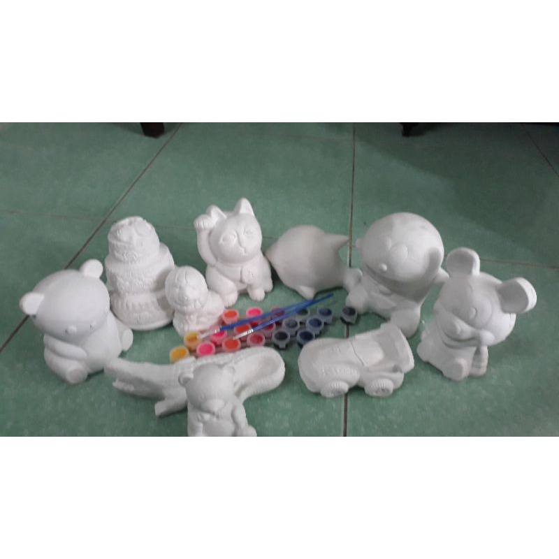 Bộ 10 con .5 tượng to 3 tượng vừa 2 tượng nhỏ tặng 3 hộp màu và 2 cây cọ như hình