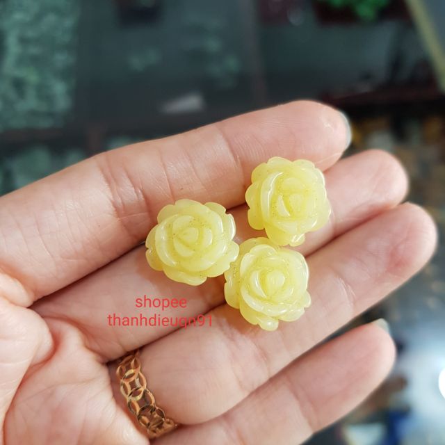 Hoa Mẫu Đơn Đá Màu Vàng Kèm Dây Đeo Cổ