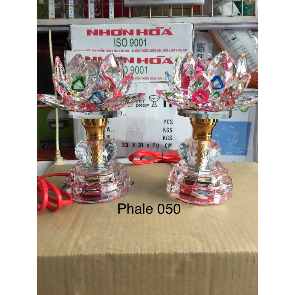 Cặp đèn thờ đá pha lê tự động đổi màu cao 15 cm