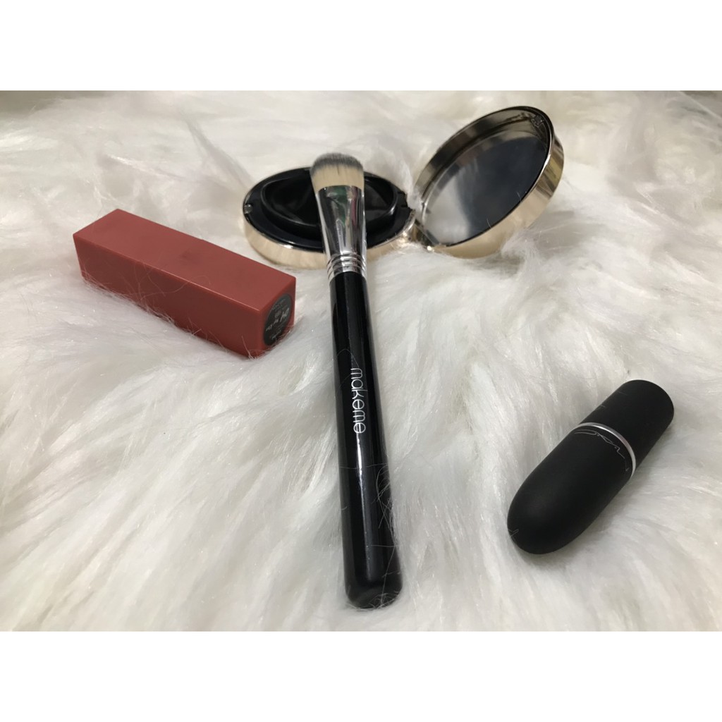 Cọ Trang Điểm Nền Dẹt Makeme (Đen)