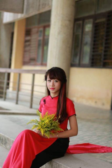 Áo dài màu hồng sen cực tôn dáng