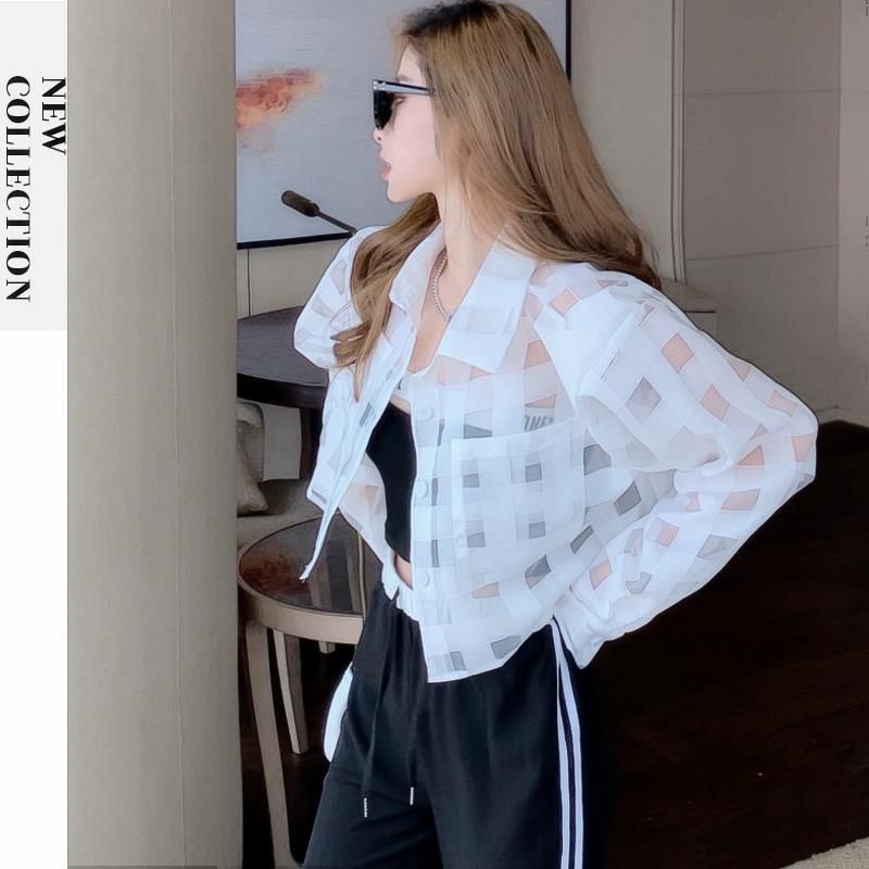 Áo khoác dáng croptop kẻ ô vuông
