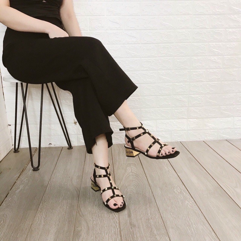 sandal đính đá