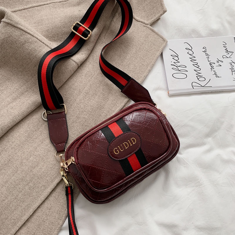 Túi xách dáng vuông đeo chéo hợp thời trang chất lượng cao