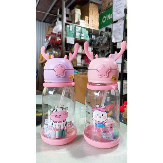 Bình đựng nước hình hươu dung tích 500ml, có dây đeo cho bé