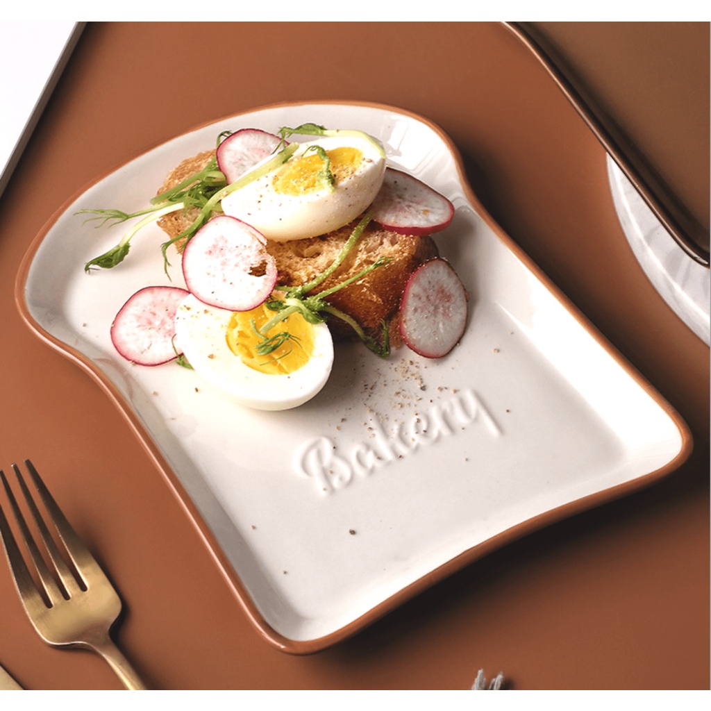 Đĩa sứ đựng thức ăn hình bánh mì sandwich có chữ Bakery - Ceramic sandwich shaped plate