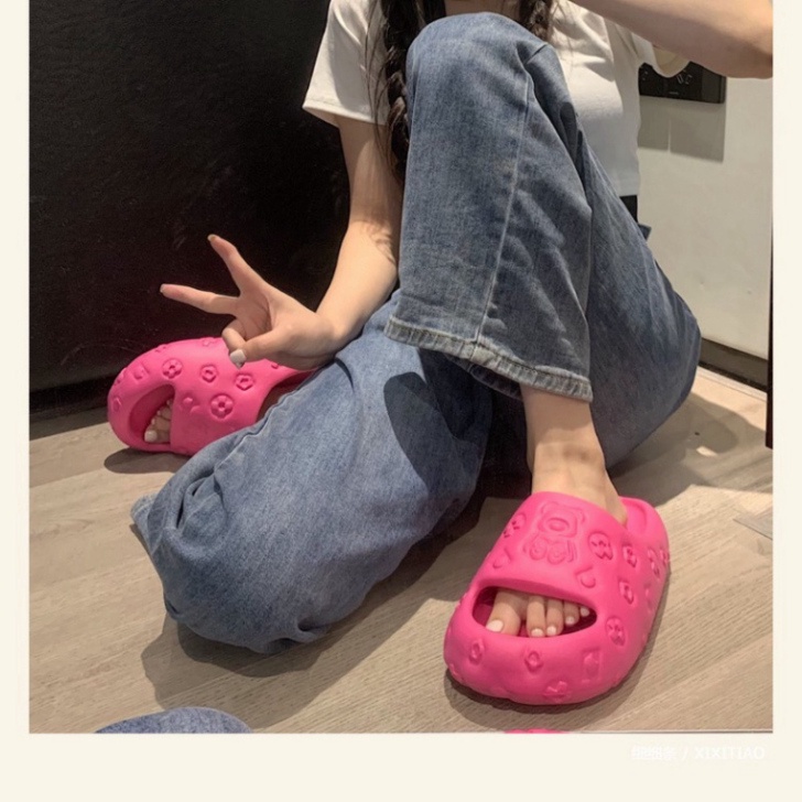 Dép bánh mì gấu dập nổi đế độn 4cm chất cao su mềm mang êm chân đi học đi chơi đi mưa - DL164