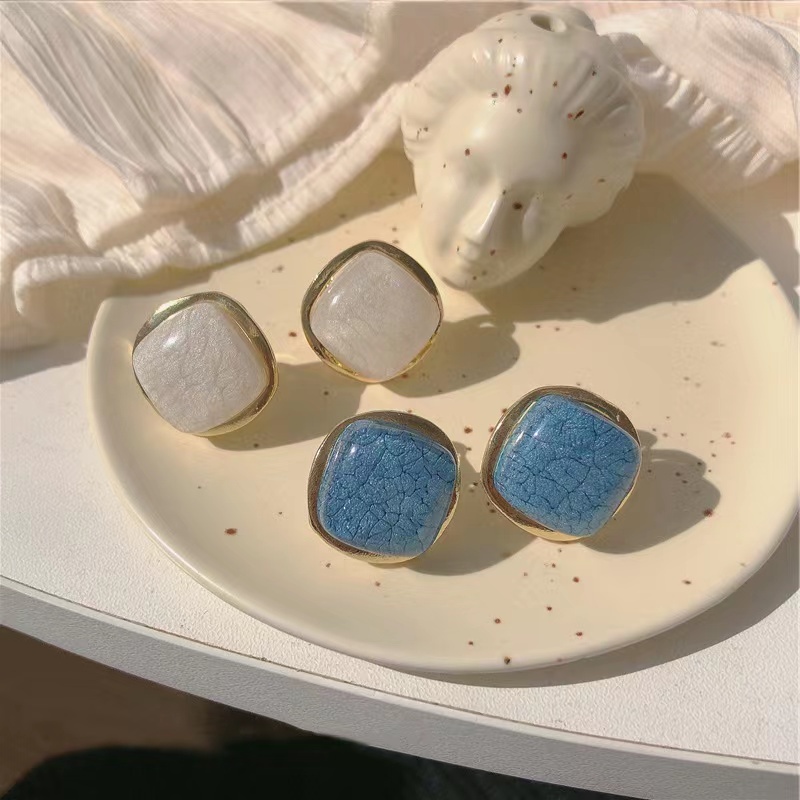 Khuyên Tai Đính Đá Pha Lê Xanh Dương Và Trắng Phong Cách Hàn Quốc Đơn Giản