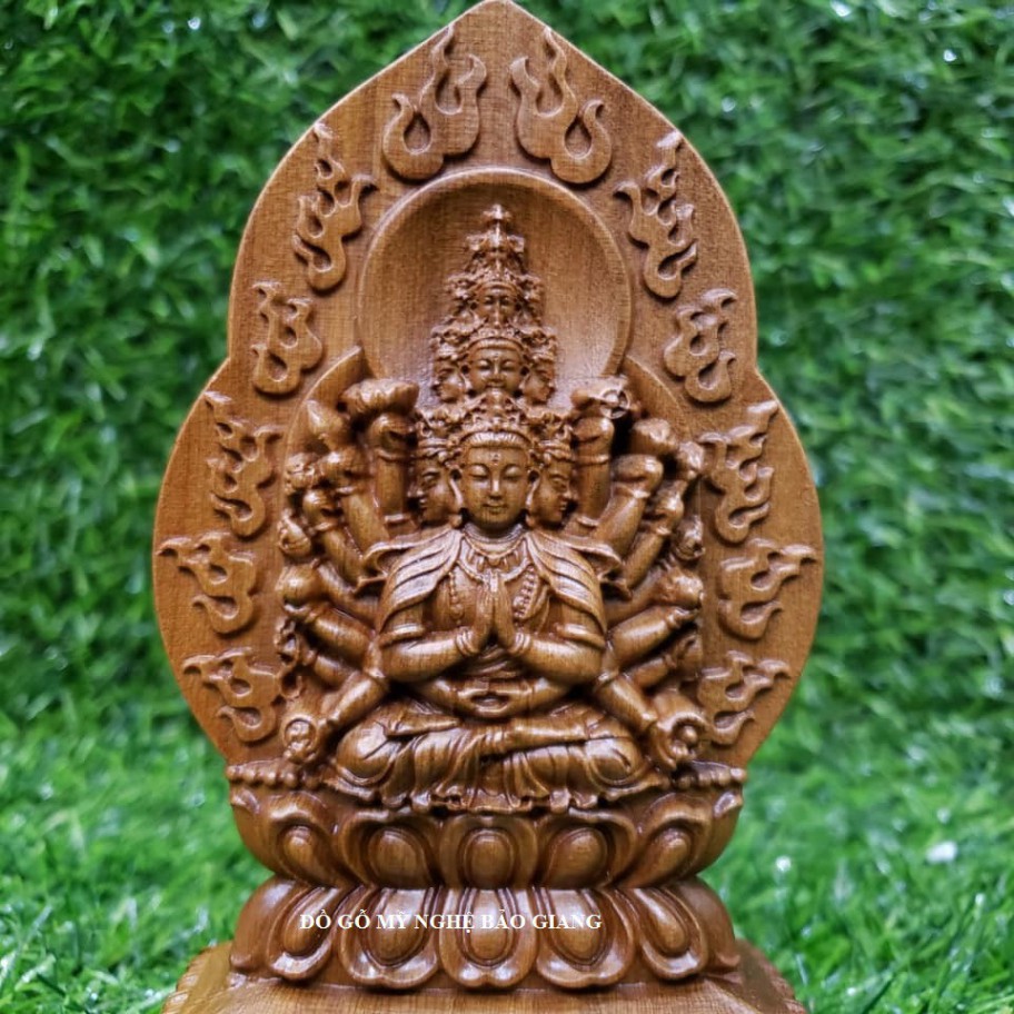 Tượng đức Thiên Thủ Thiên Nhãn bằng gỗ