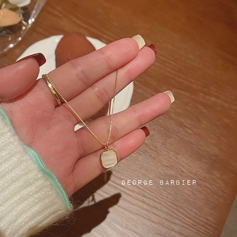 Vòng cổ Mặt Vuông Sang Trọng Dành Cho Nữ