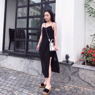 Đầm 2 dây xẻ tà