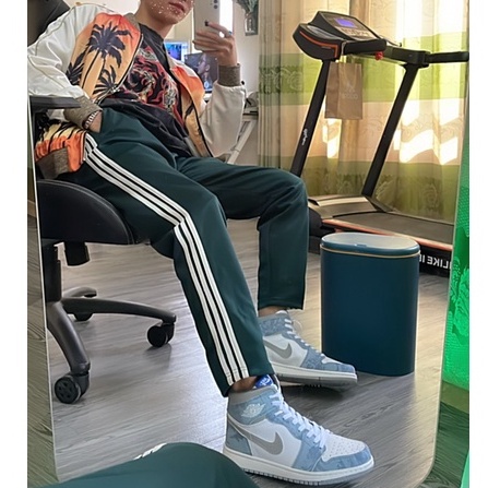 Giày thể thao nam nữ cổ cao Jordan 1 Retro OG Hyper Royal, Giày Jordan 1 Hyper Royal Xanh Loang Full Box Bill | BigBuy360 - bigbuy360.vn