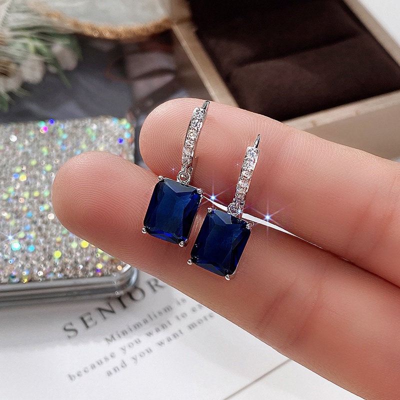 Đôi Khuyên Tai Hình Vuông Đính Đá Zircon Sang Trọng Cho Nữ