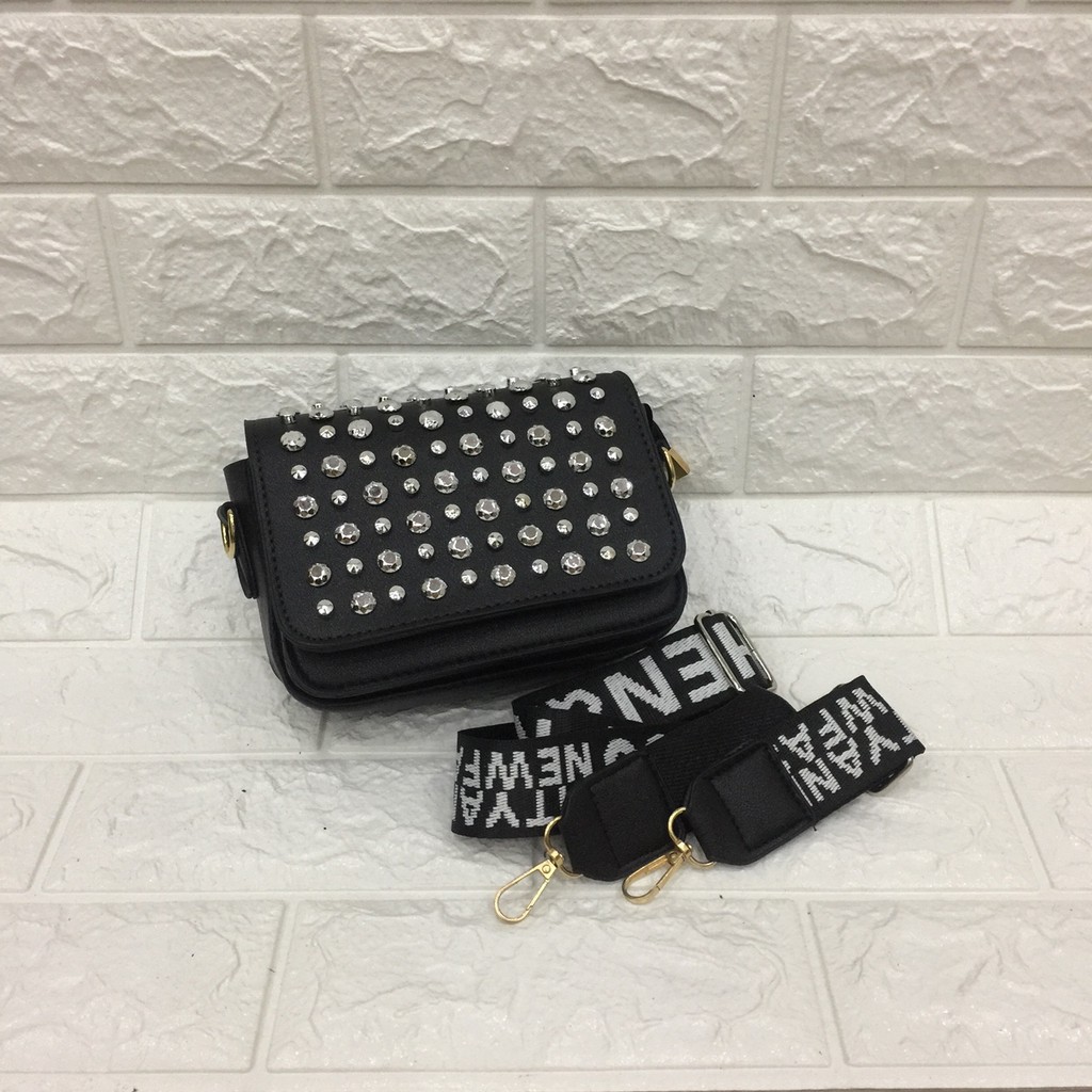 Túi Đinh Bạc Hót Nhất  (18x12)