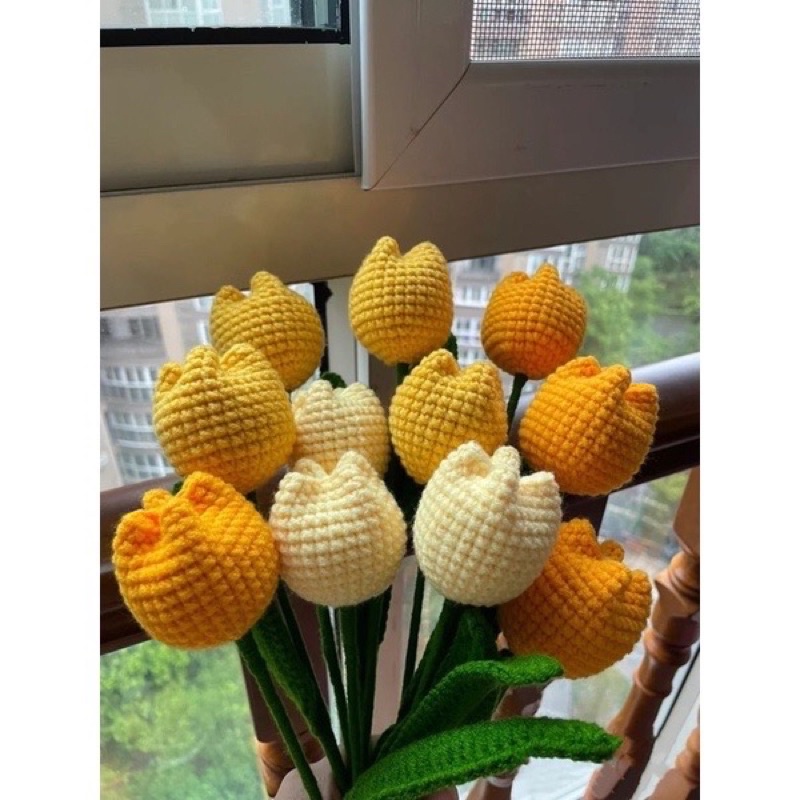 Hoa tulip len handmade tặng kèm túi kiếng, trang trí, quà tặng cho người thân và bạn bè