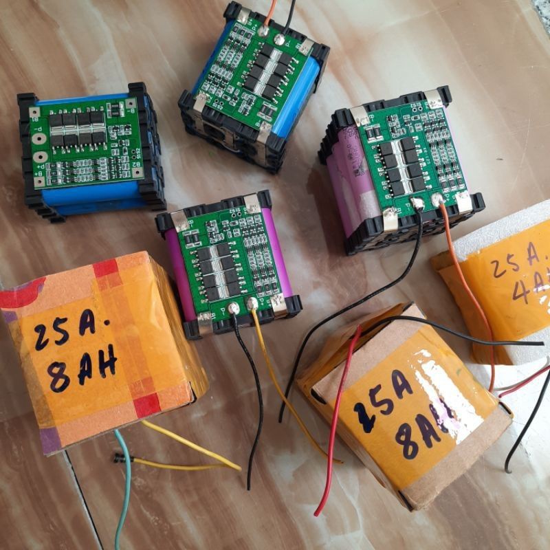 khối pin sạc 3s 12v/30A/40A..3000/4000/5000/6000mah ....các loại