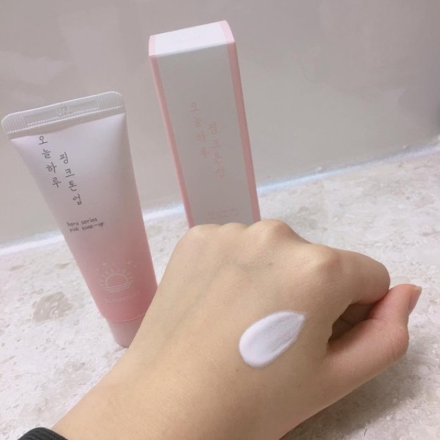 Kem dưỡng trắng, nâng tone da Black Rouge Haru Series Pink Tone Up Cream