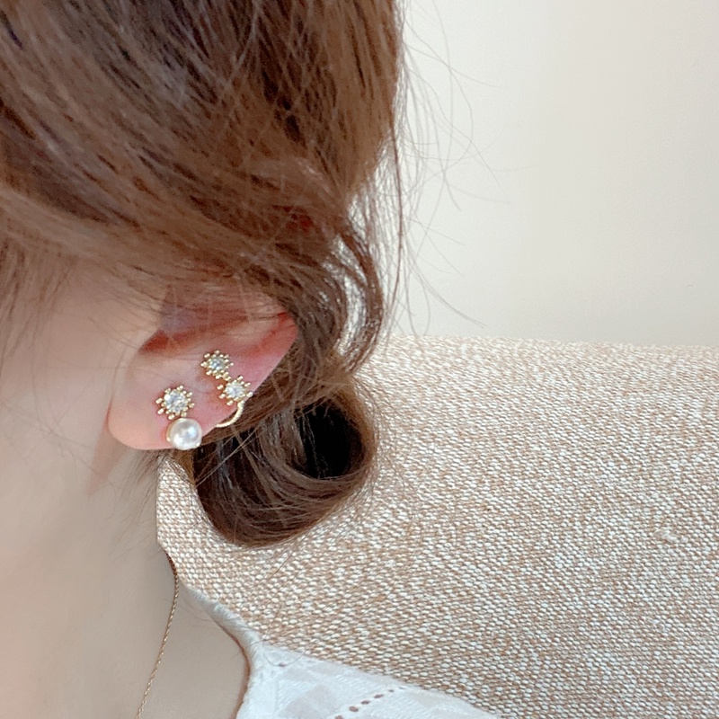 Hoa Tai Hình Cánh Hoa Đính Ngọc Trai Lấp Lánh Thời Trang Hàn Quốc