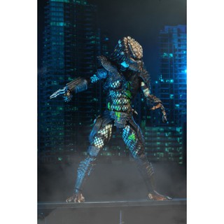 Mô hình NECA Ultimate City Hunter Predator Battle Damage