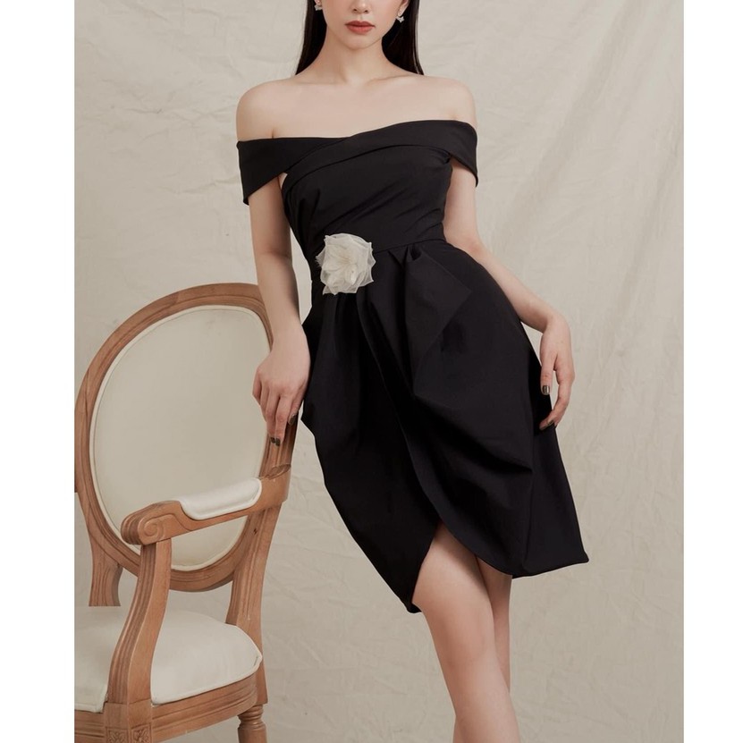 Đầm đen đi tiệc thiết kế trễ vai sang chảnh - Không kèm hoa cài áo