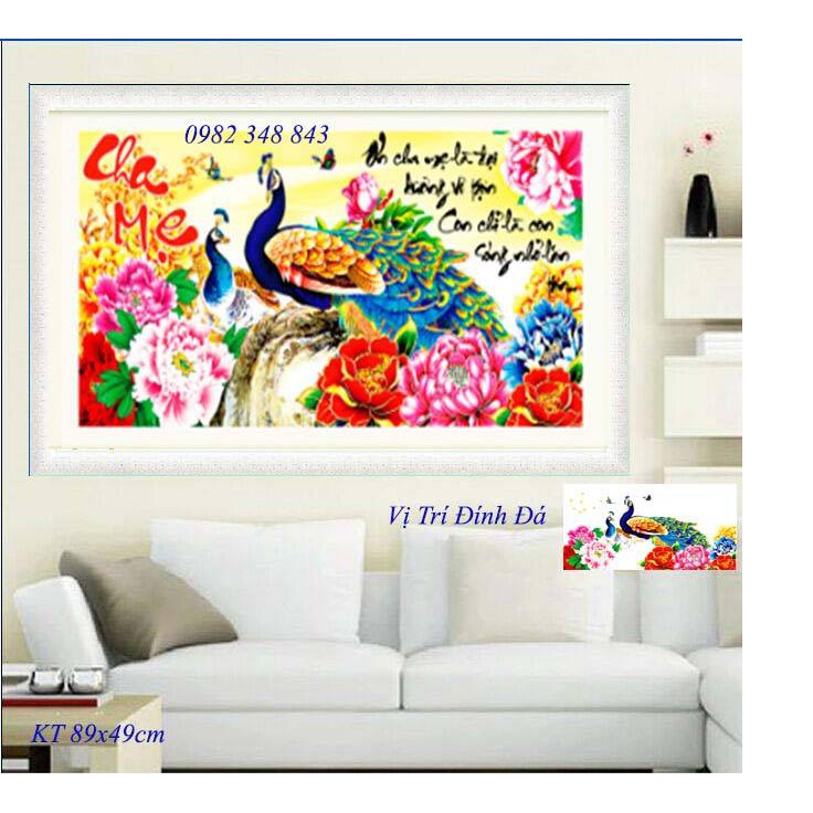 Tranh đính đá cha mẹ KT:89x49cm. Tranh gắn đá chưa gắn.