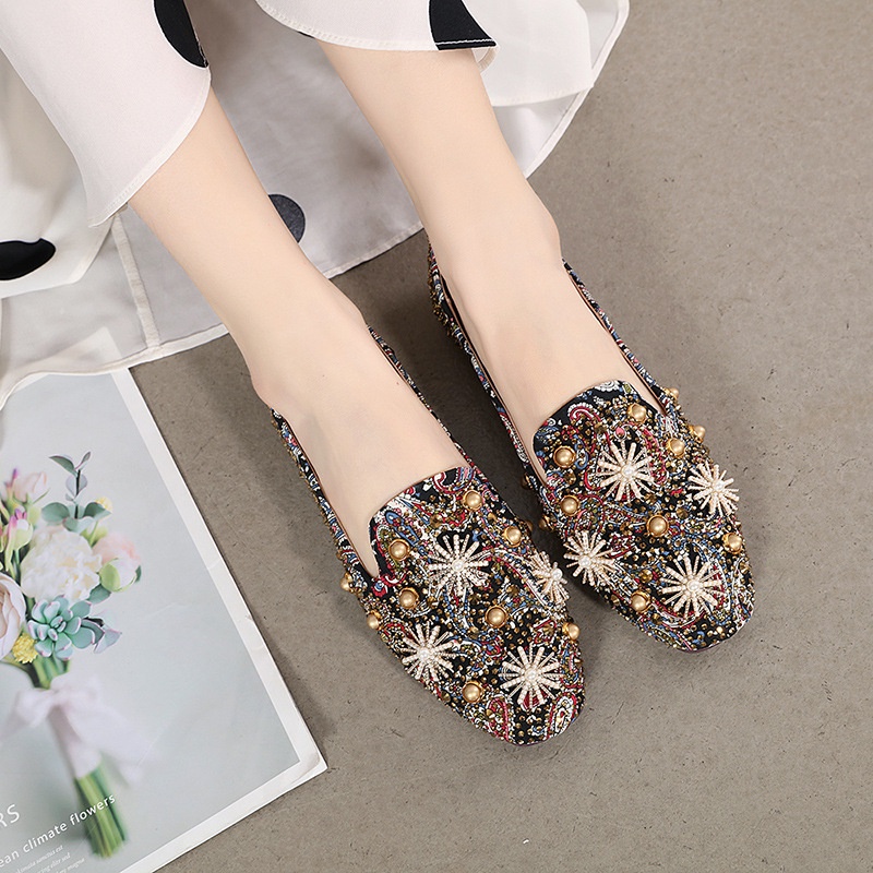 Giày Bệt Thoải Mái Một Bước Mũi Tròn Đính Đinh Tán Kim Loại Hình Bông Tuyết Thời Trang Châu Âu Mới 2022