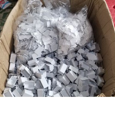 BOX NHỰA MINI 27*21*18mm KW5