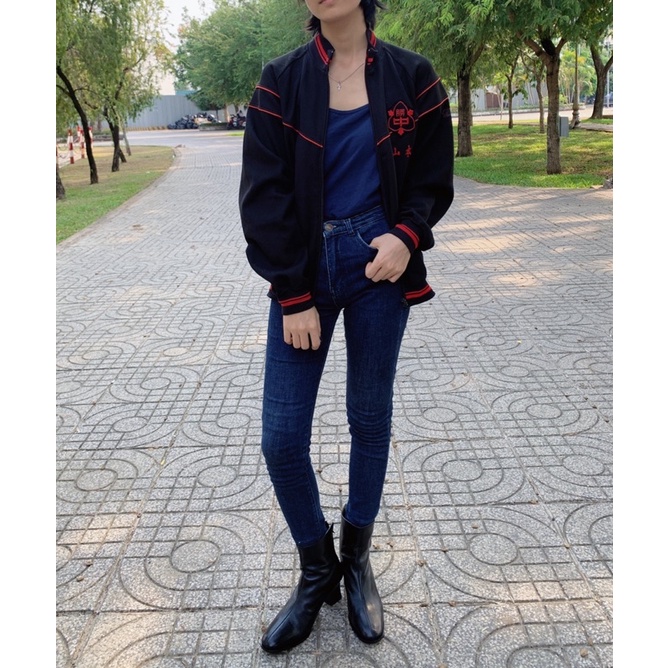 Áo boomber đen phối viền đỏ