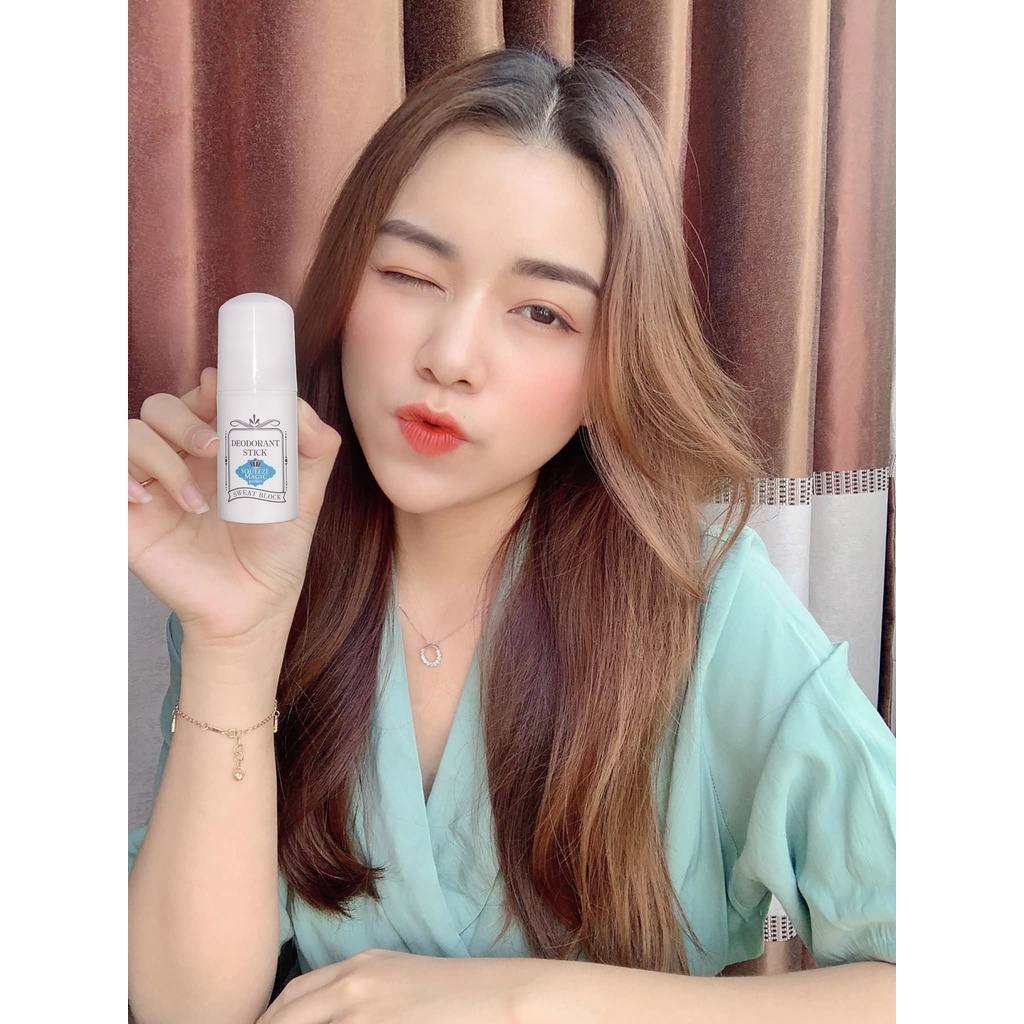 Lăn Đá Khoáng Khử Mùi Ngăn Mồ Hôi Squeeze Magic Deodorant Stick Nhật Bản 19g