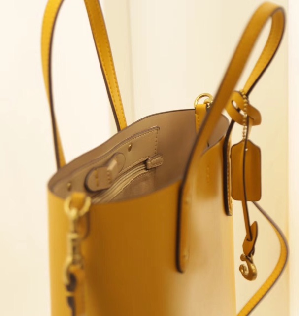 Túi tote công sở — màu vàng