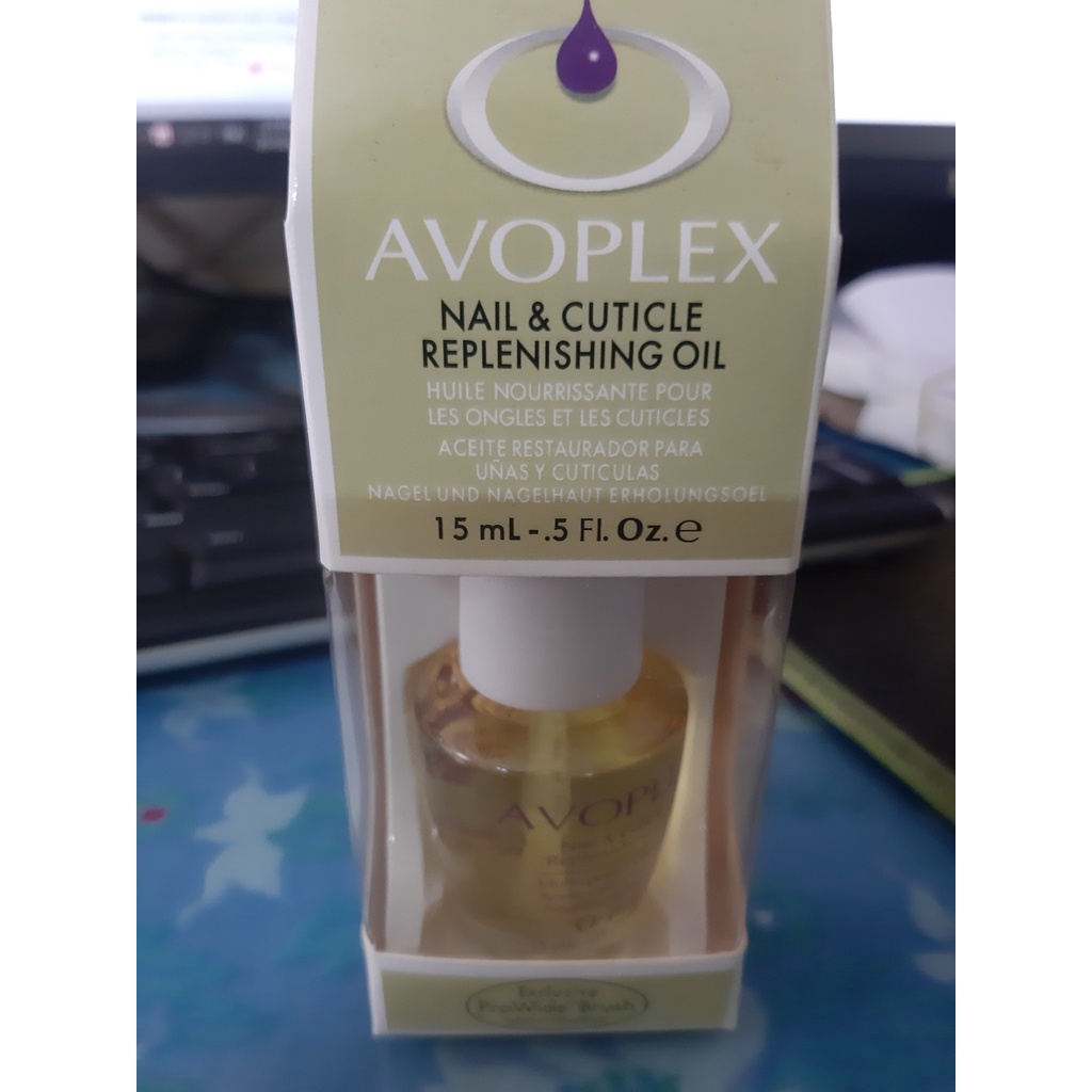 * Chuyên sản xuất cung cấp sỉ và lẻ toàn quốc * Sơn dưỡng OPI đủ loại 3 màu.