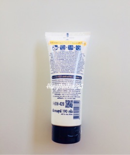 Sữa rửa mặt trắng da vitamine E Aron 190g thái lan