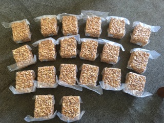 Hạt Điều Rang Muối không Vỏ ( Bể đôi ba) 1kg