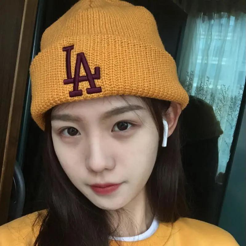 【Joshin mới】la mũ dệt kim hàn quốc unisex nói chung trong mùa thu và mùa đông ấm áp mũ len thêu lưới màu đỏ cùng phong cách hoang dã thời trang