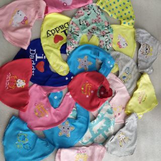 Khăn yếm quàng cổ Pipi cho bé